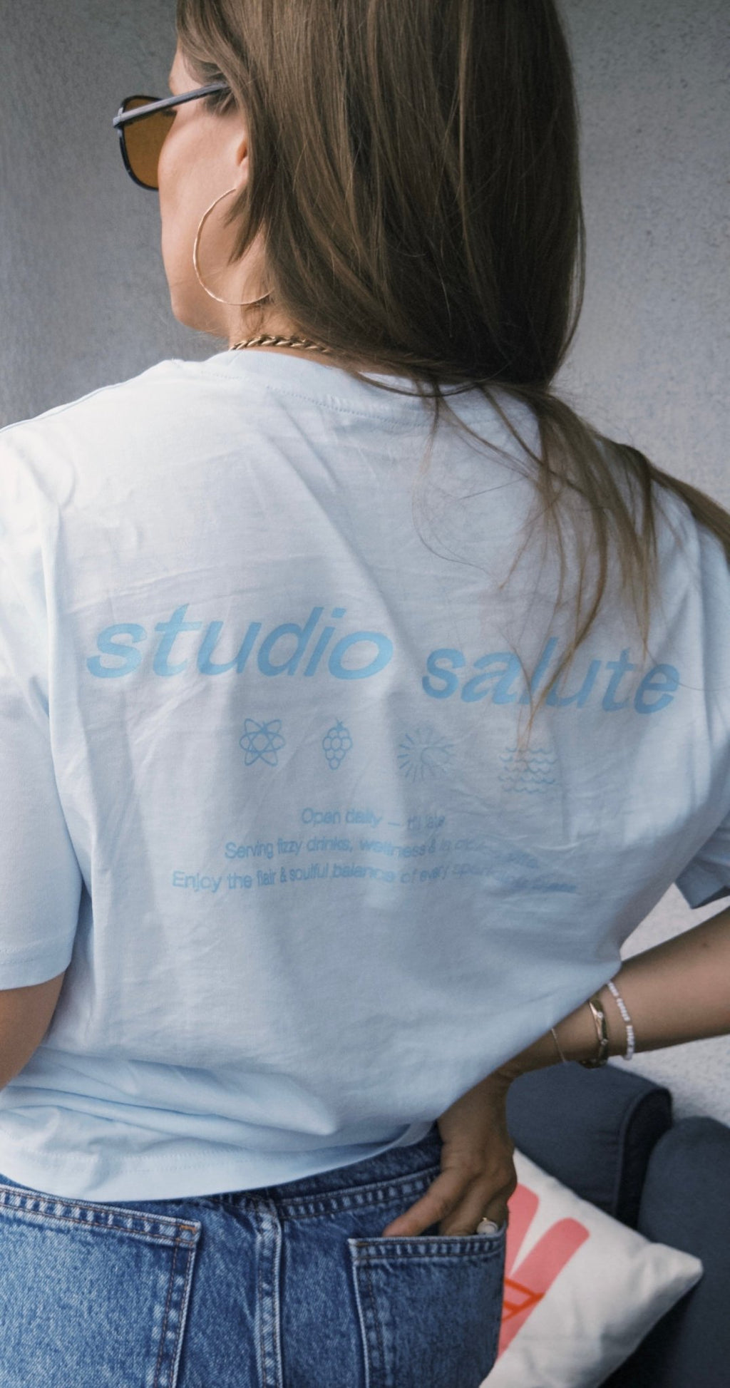 Larrys - studio salute T-shirt - ice Blue - Larrys Fashion