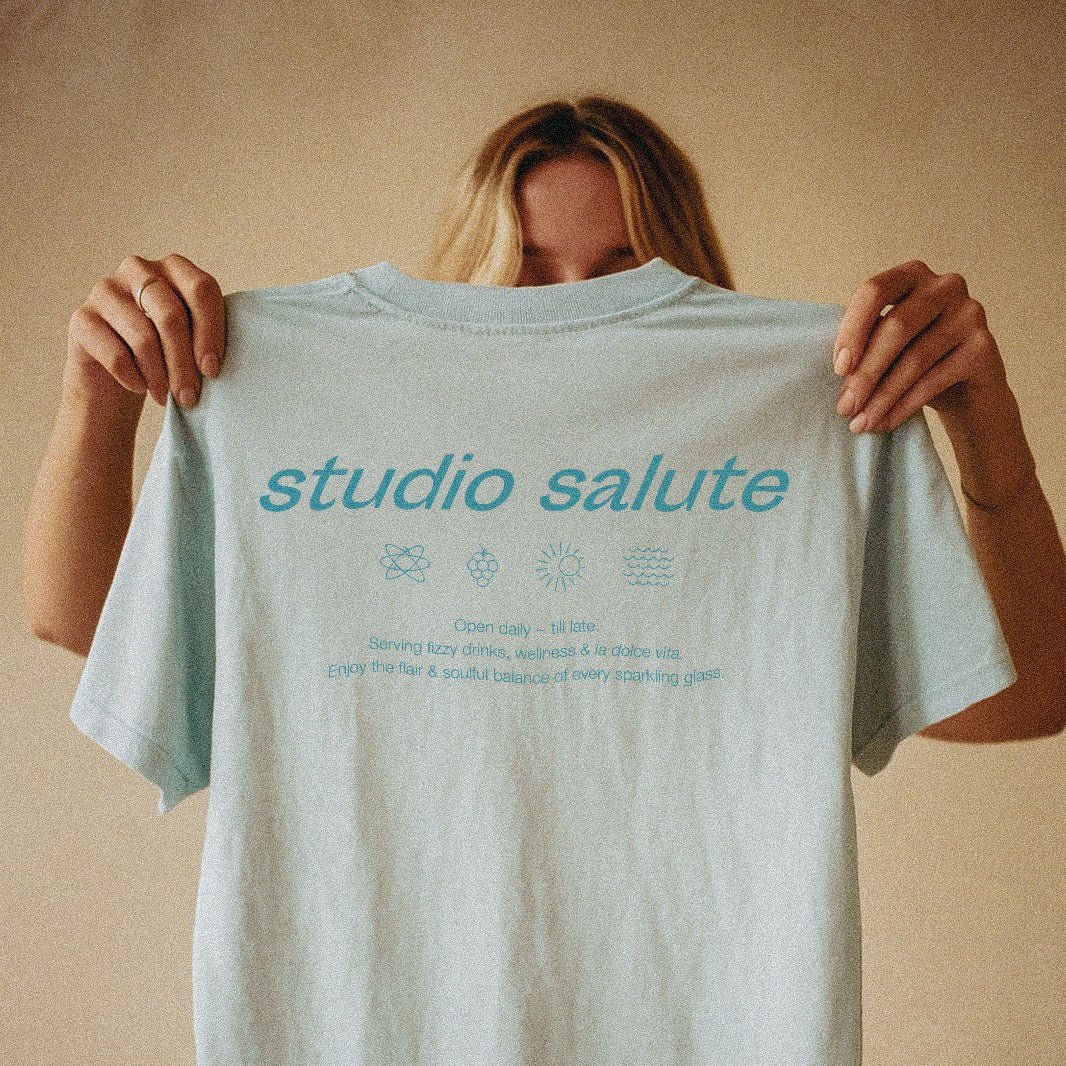 Larrys - studio salute T-shirt - ice Blue - Larrys Fashion